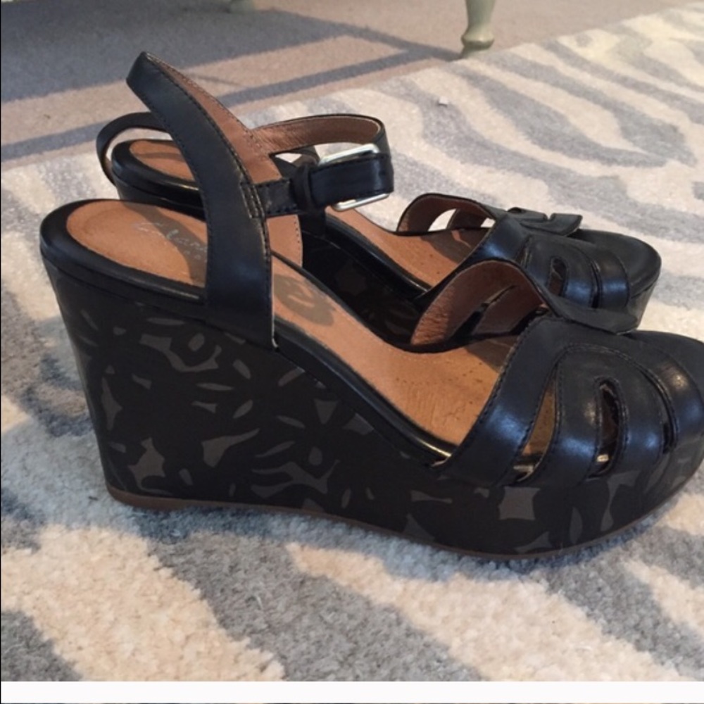 Clarks wedge
